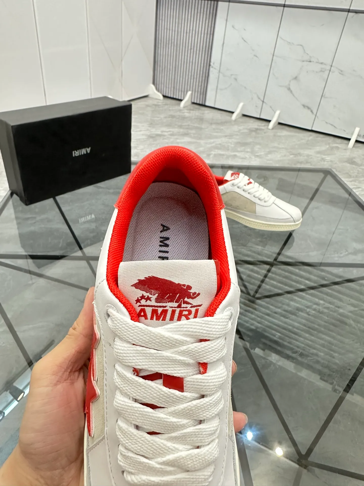 Men's shoes: 💰P420¥ Product trademark: AMIRI* "Amir*" low-top casual shoes Regular size: 38-45 (can be customized to 46) Product material: imported cowhide upper, breathable lining, original outsole. Number: 001
